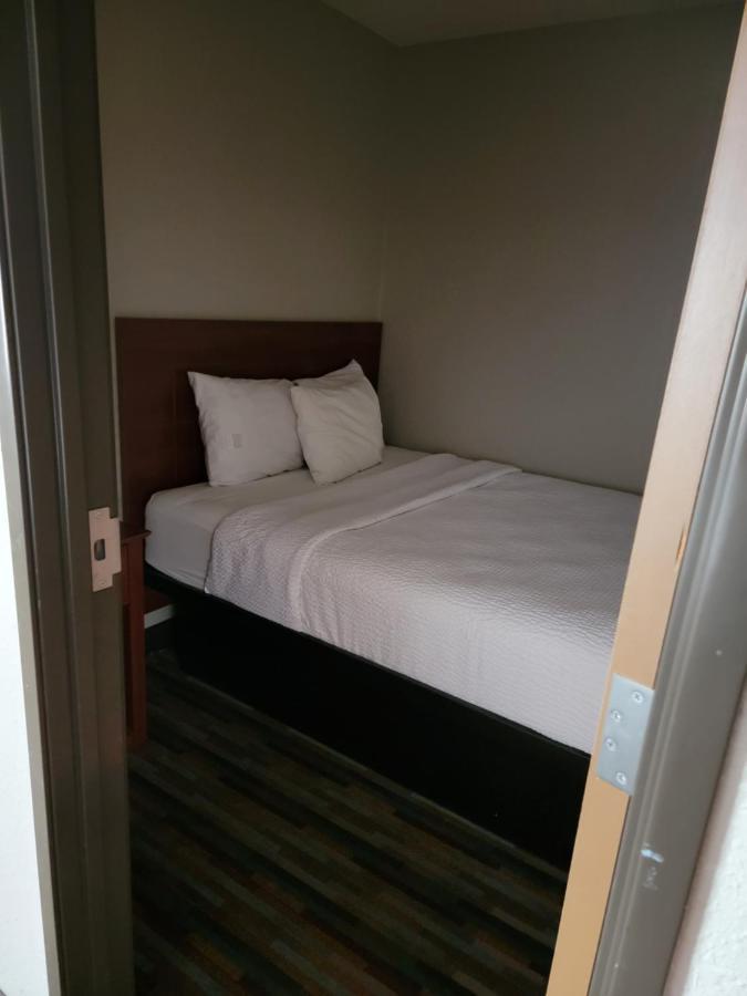 Queen Room with Three Queen Beds - Non-Smoking