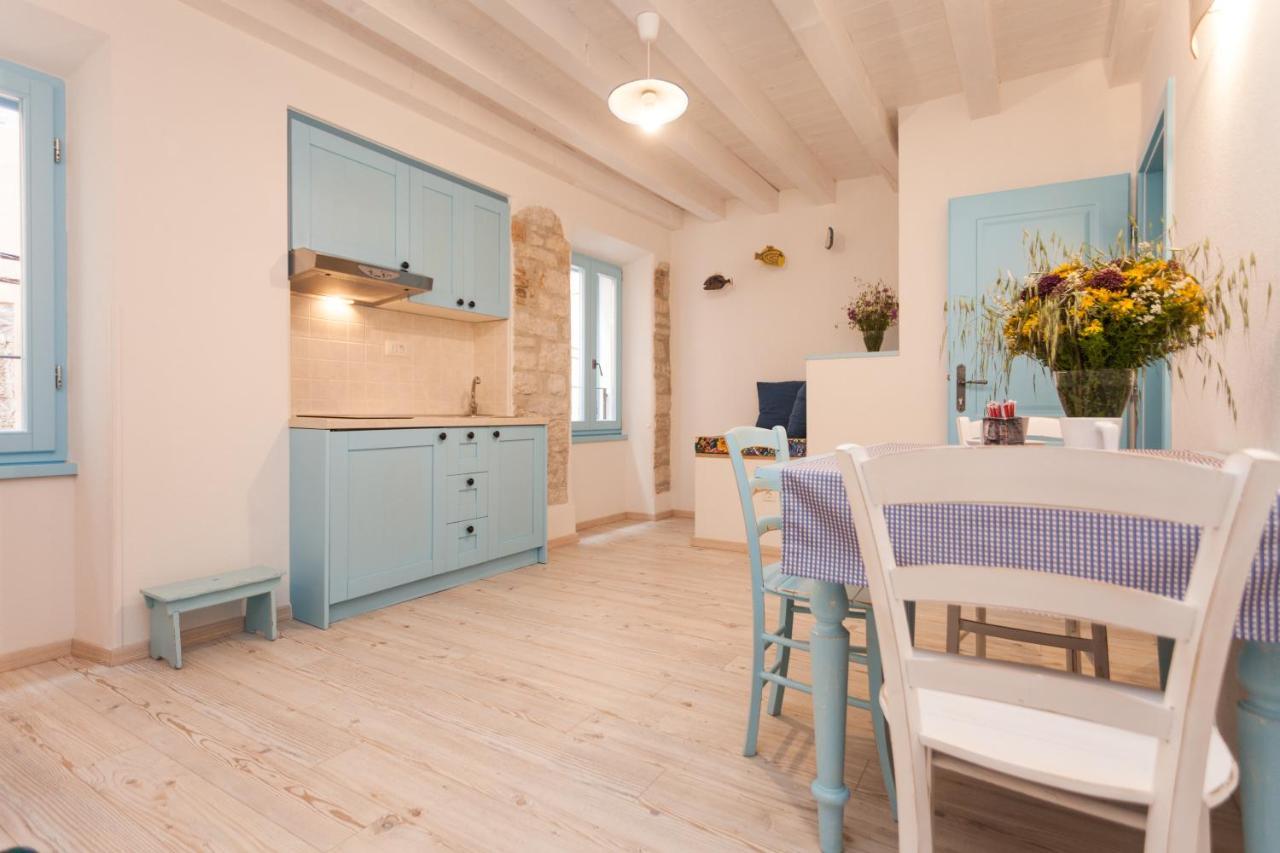 One-Bedroom Apartment,1077874027:JPEG