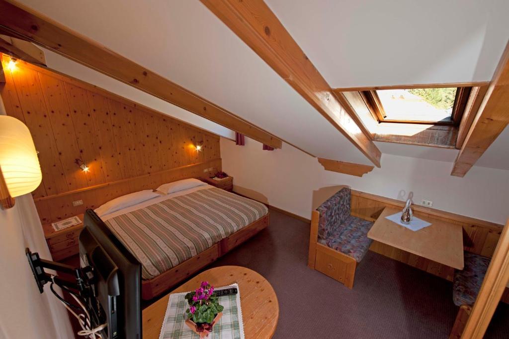Classic Double Room,692520624:JPEG