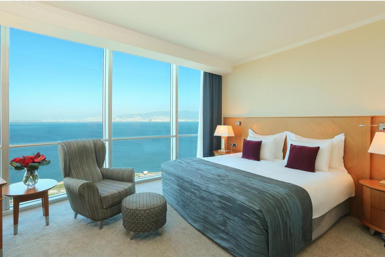 Standard King Room with Sea View - Smoking