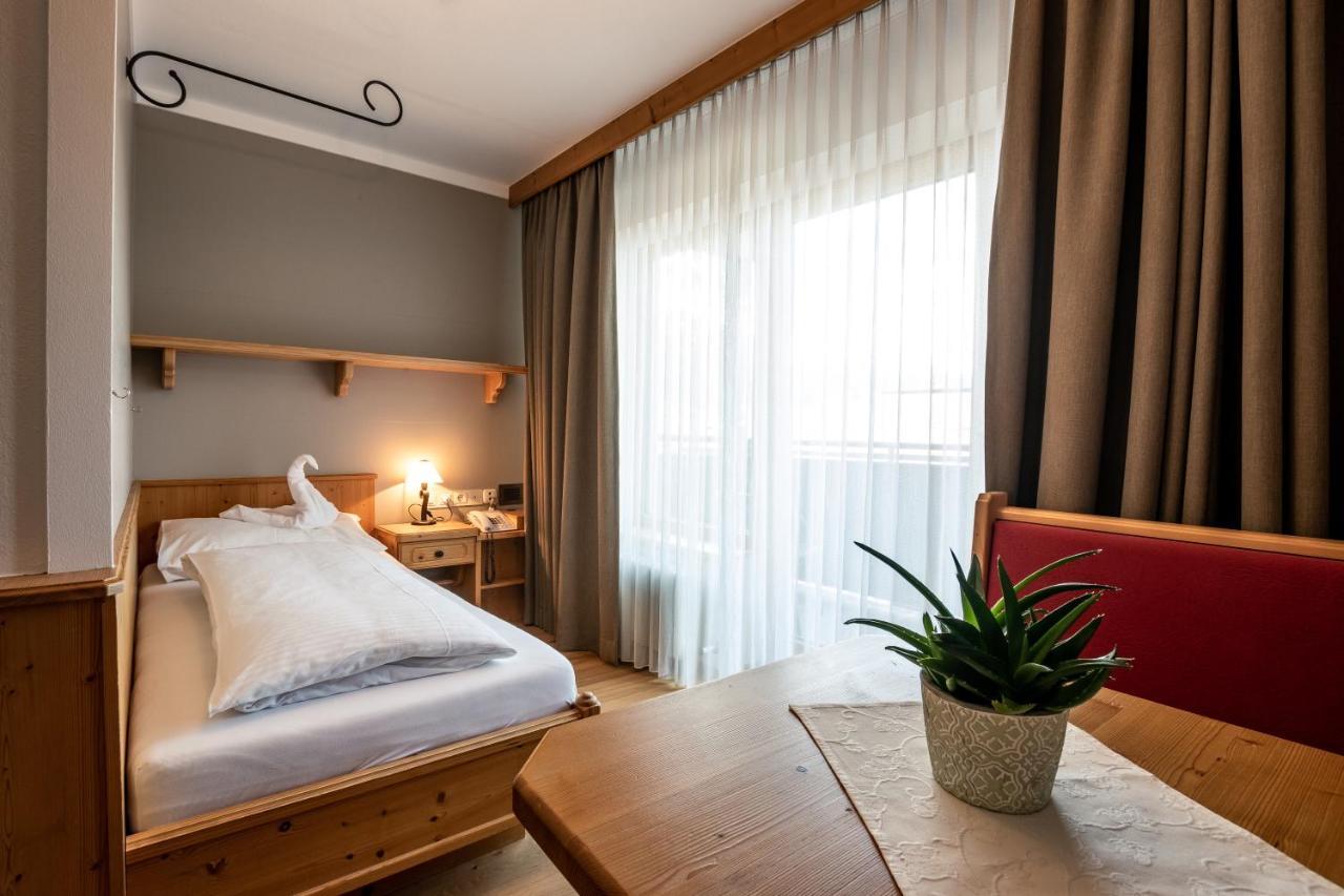 Standard Single Room,1112133411:JPEG