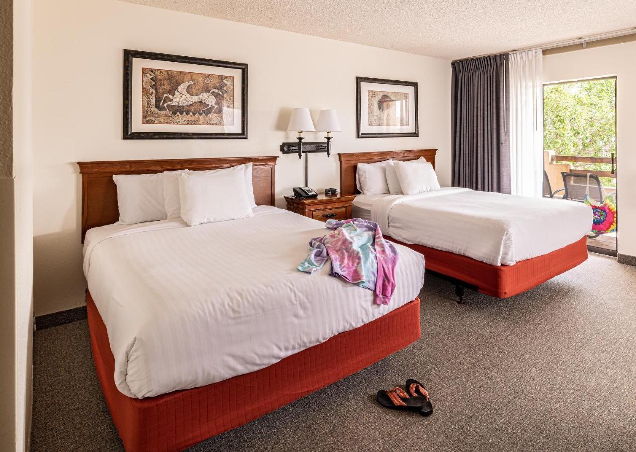 Traditional Room with Two Queen Beds