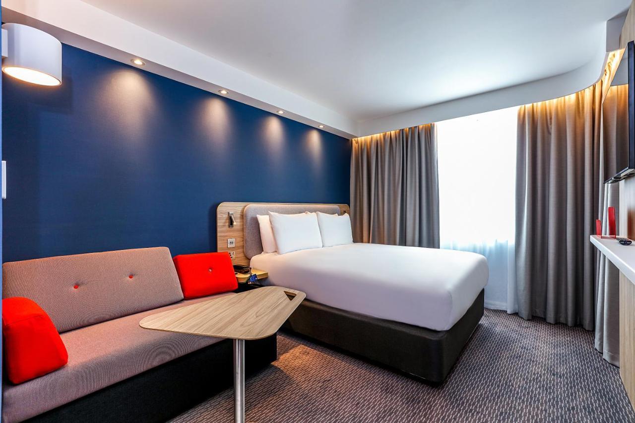 Chambre Double Standard avec Canapé-Lit et Petit-Déjeuner Chaud Gratuit