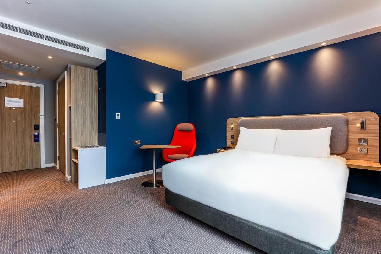 Chambre Double avec Petit-Déjeuner Chaud Gratuit - Accessible aux Personnes à Mobilité Réduite