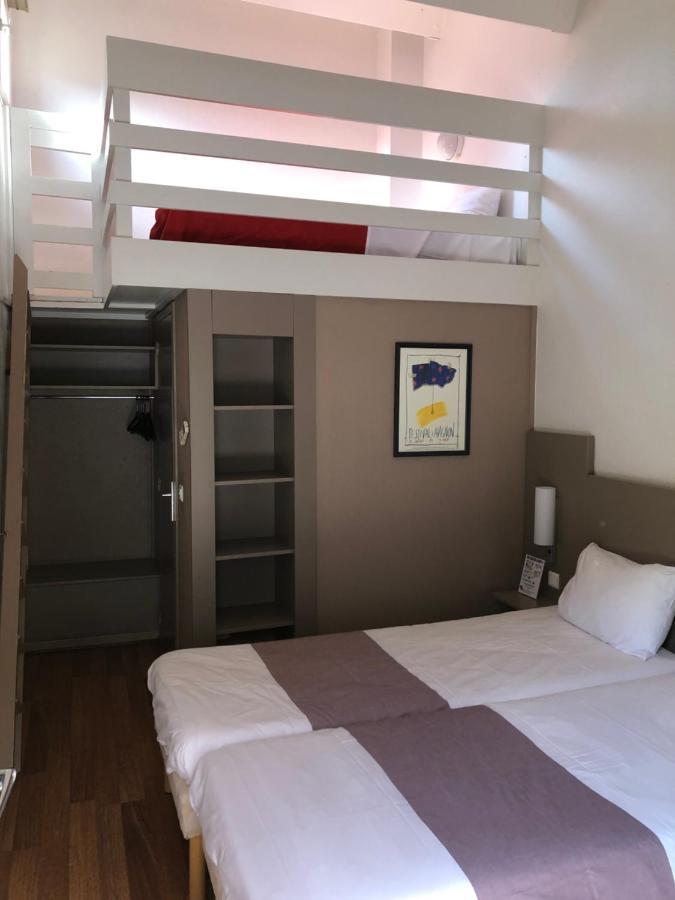 Zweibettzimmer mit Zustellbett