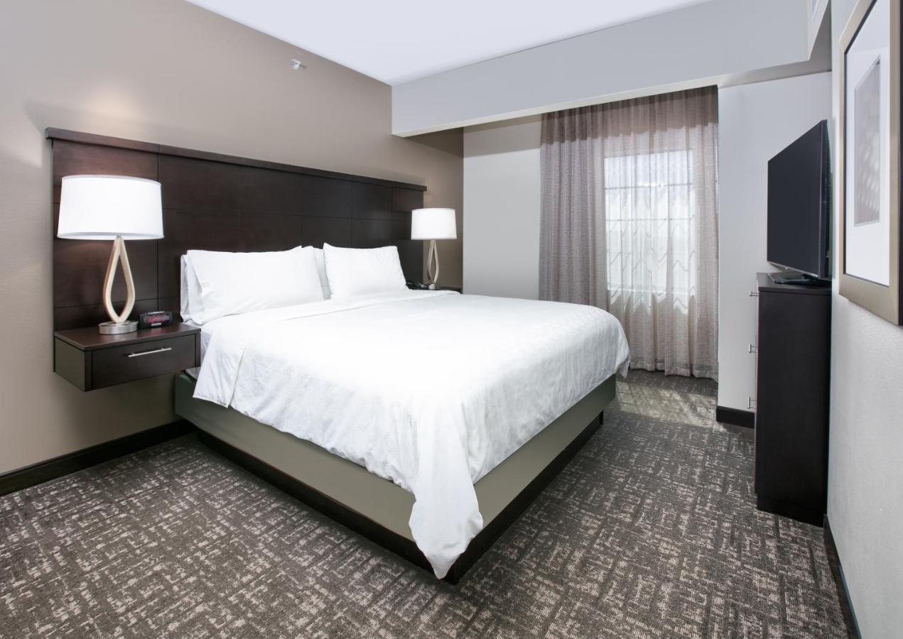 Two-Bedroom Suite with One Queen and Two Double Beds - Non-Smoking
