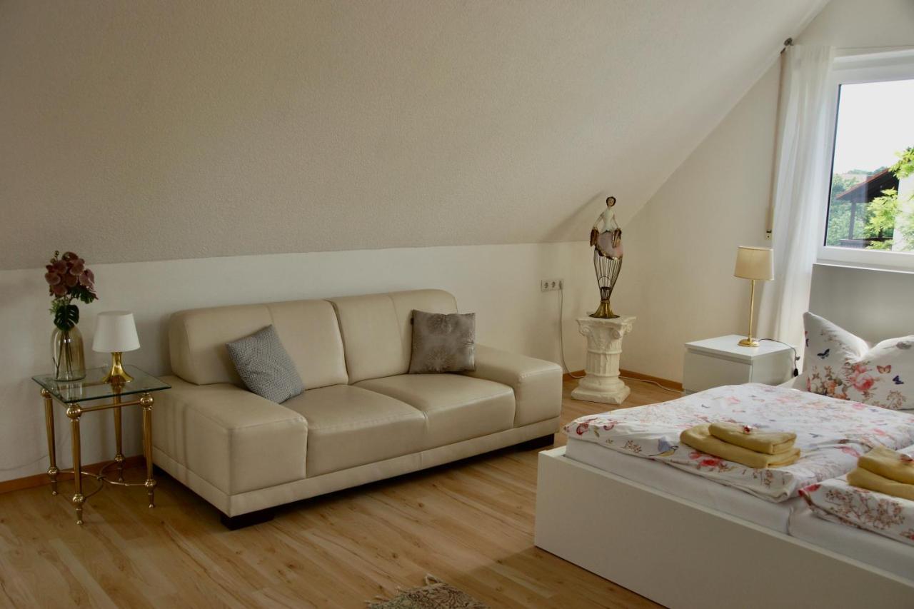 Doppelzimmer mit Gartenblick