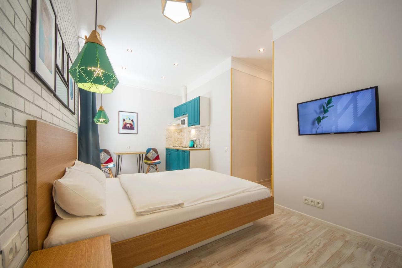 Design Apartment with balcony and with a view to the quite yard