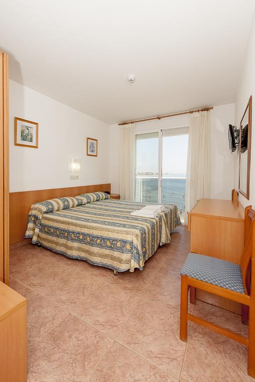 Habitación Doble con balcón y vistas al mar