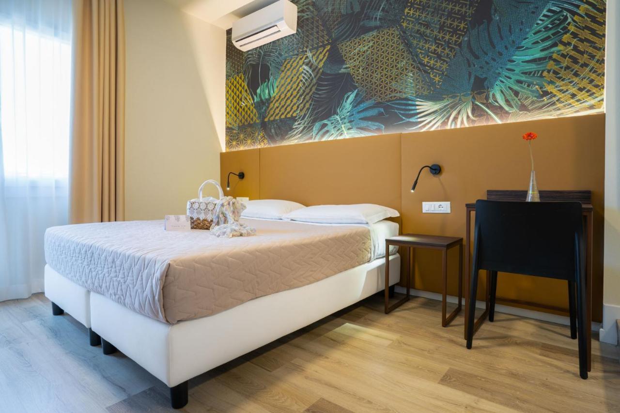 Dreibettzimmer mit Balkon