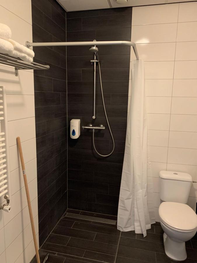 Tweepersoonskamer met 2 Aparte Bedden en Balkon
