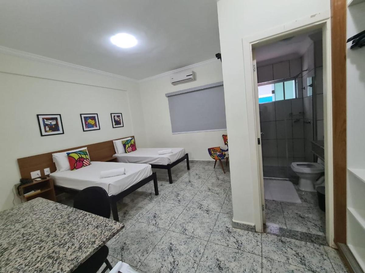 Quarto com 2 Camas de Solteiro