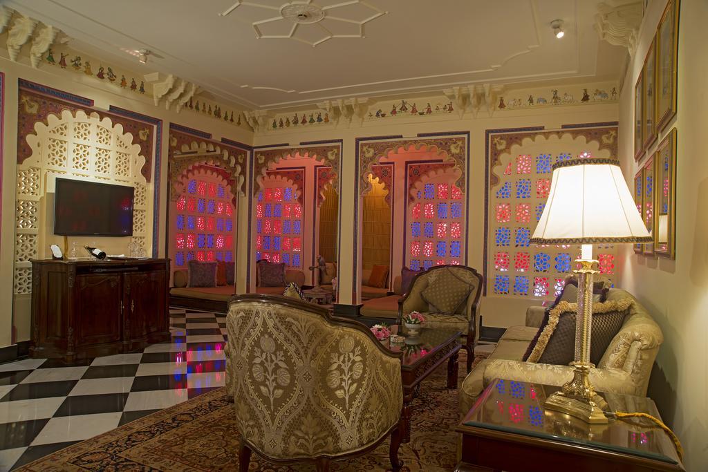 Grand Royal Suite with Lake View