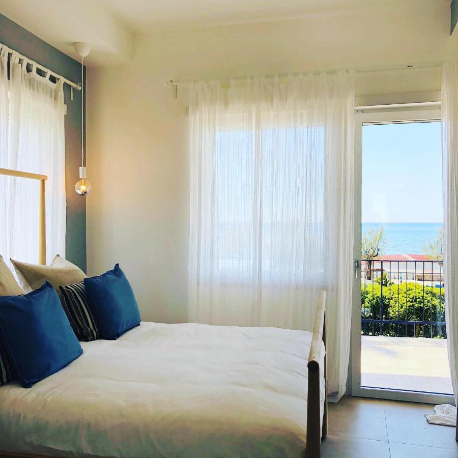 Doppelzimmer mit Balkon und Meerblick
