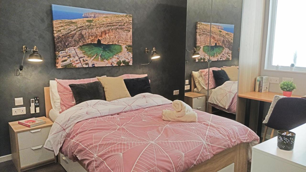 Tweepersoonskamer met een Eigen Externe Badkamer