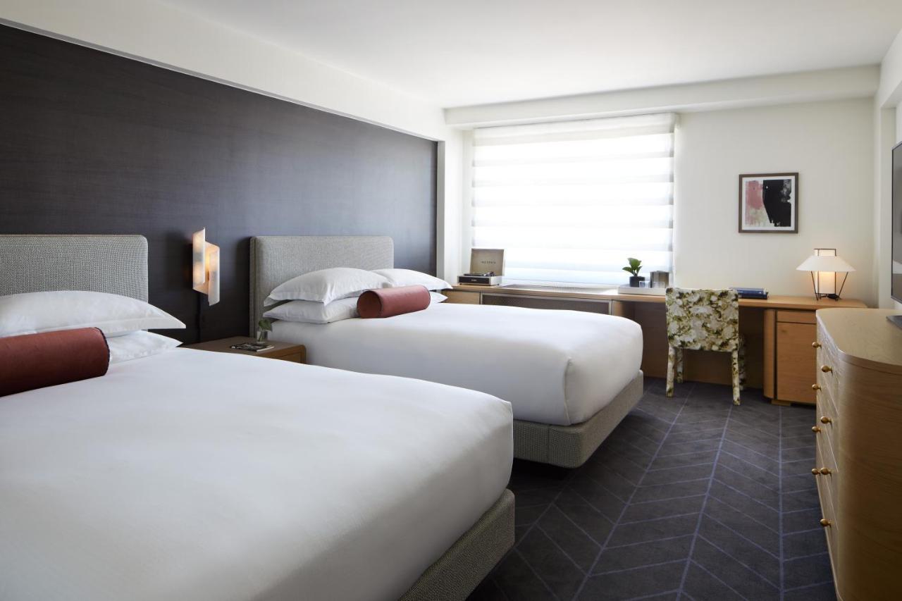 Premium Kamer met 2 Queensize Bedden en Uitzicht op de Stad