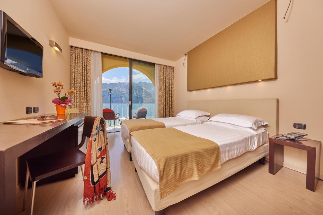 Deluxe Double or Twin Room Lake View,1137000286:JPEG