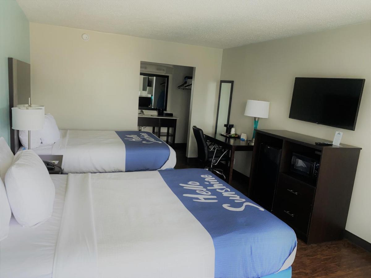 2 Queen Beds, Mobility Accessible Room, Roll-in Shower, Non-Smoking