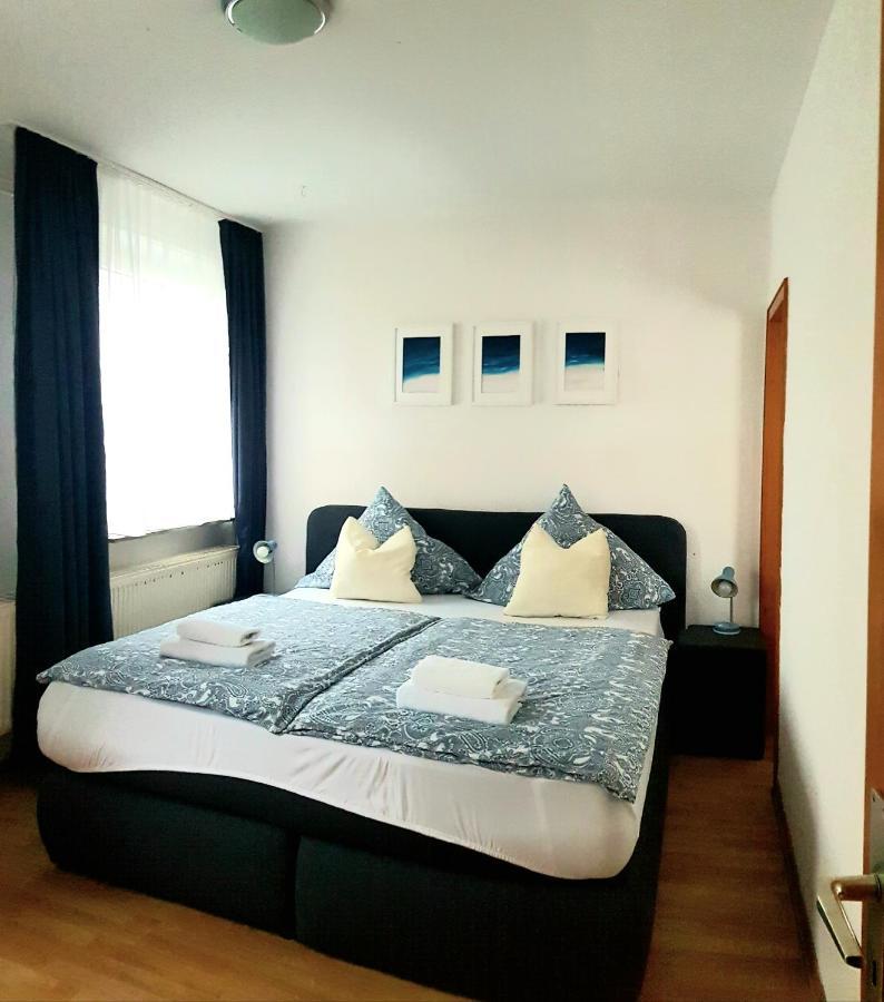 Dreibettzimmer mit Bad