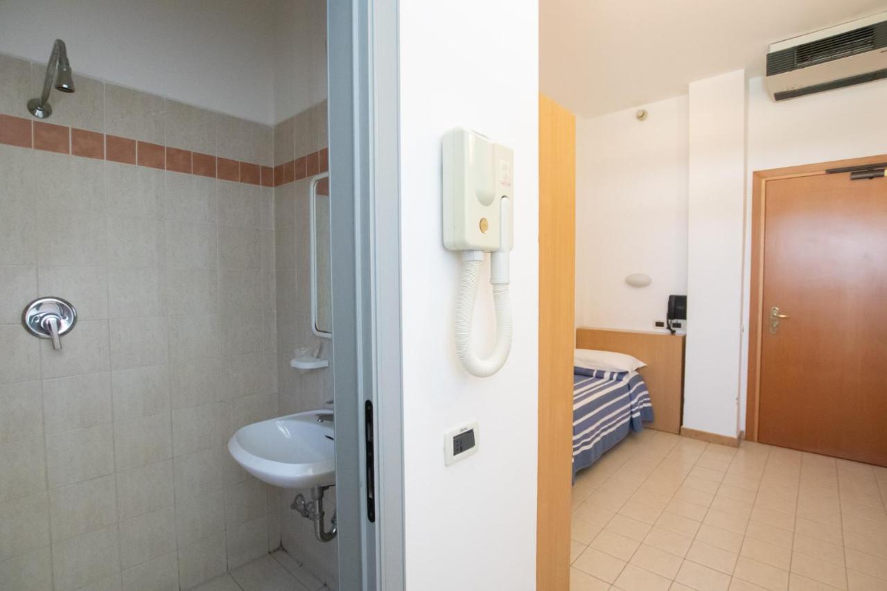 Economy Single Room (No Box Doccia)