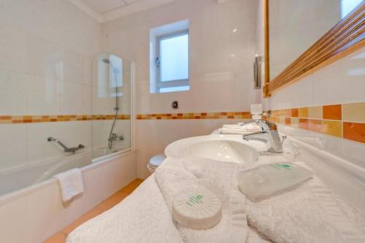 Quarto Quádruplo com Vista Mar