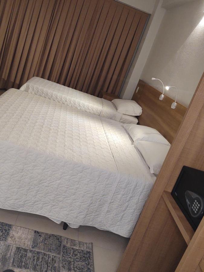 Quarto Triplo com Varanda