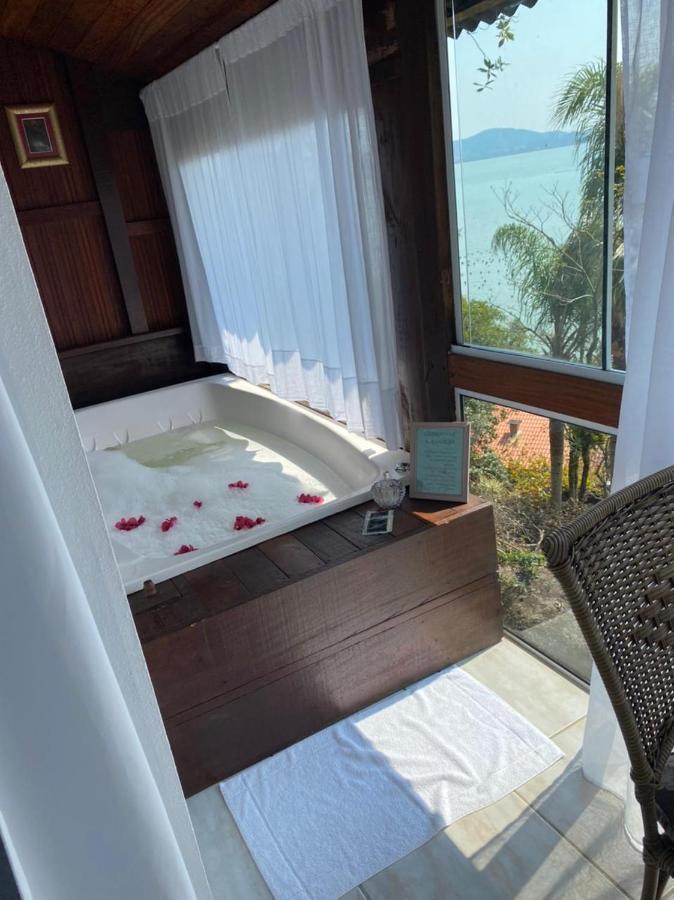 Deluxe Suite Spa Bath,1263777862:JPEG