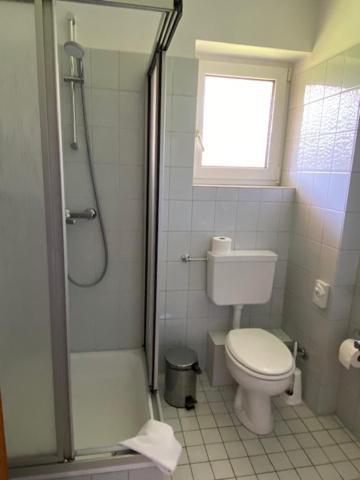 Kleines Zweibettzimmer