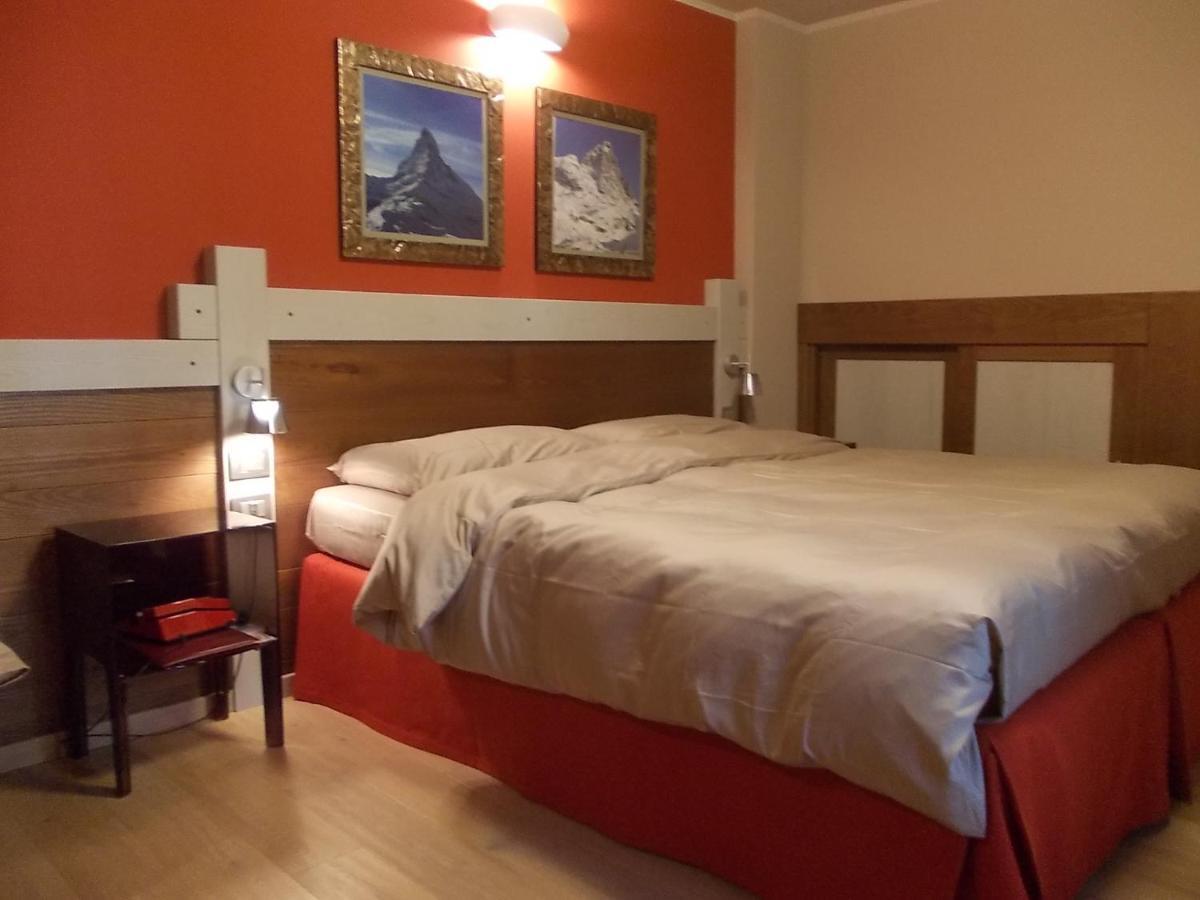 Standard Double or Twin Room,1580180633:JPEG