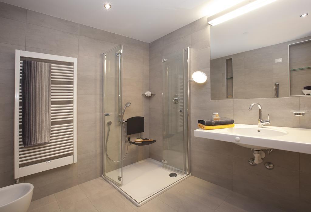 One-Bedroom Apartment,1094321679:JPEG