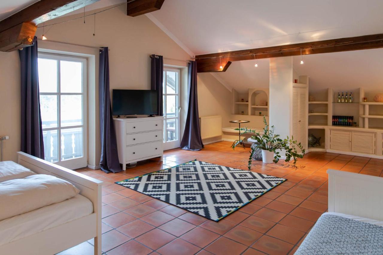 Vierbettzimmer mit Balkon