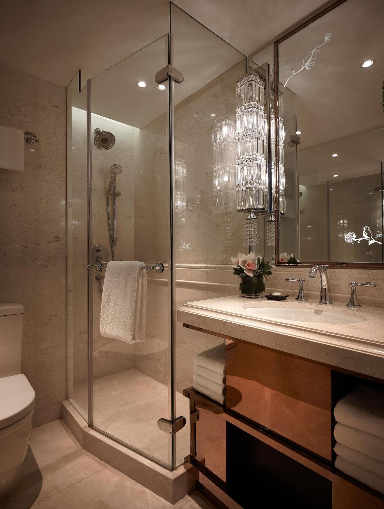 Deluxe Triple Room with City View