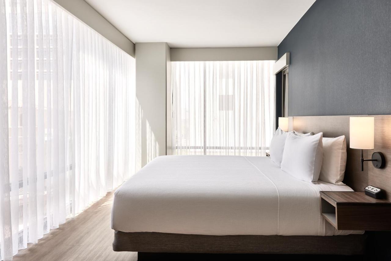 King Suite with Sofa Bed and Roll-In Shower - Disability Access