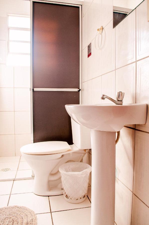 Quarto com 2 Camas de Solteiro