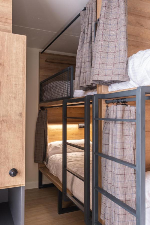 Bed in een Gemengde Slaapzaal met 6 Bedden