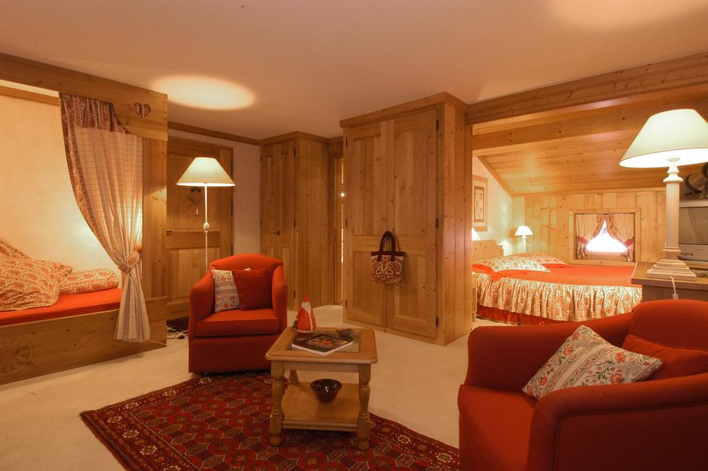 Large Double Room,1632255218:JPEG