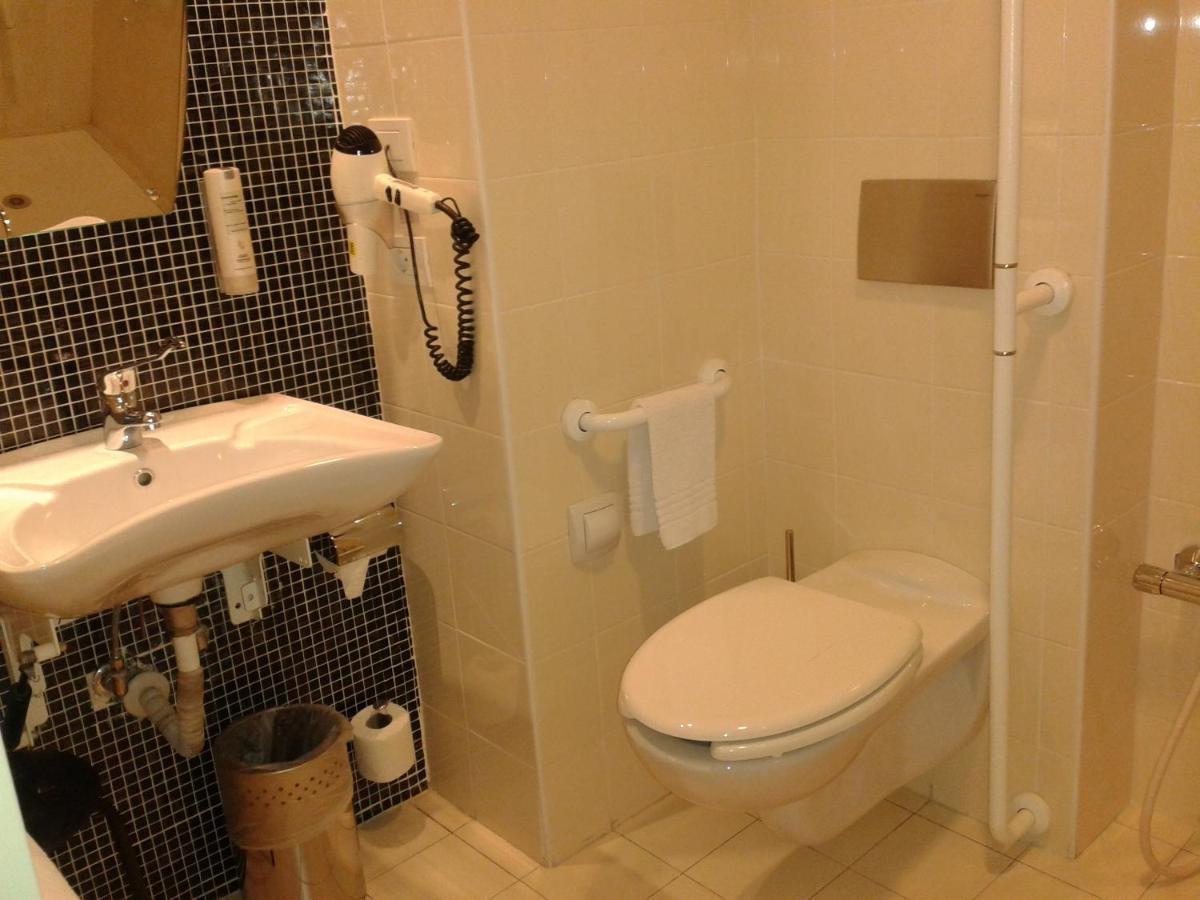 Quarto Economy com 1 Cama de Casal ou 2 de Solteiro - Acesso para Hóspedes com Mobilidade Reduzida