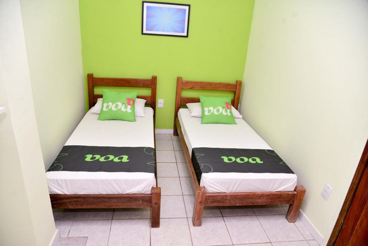 Quarto Econômico com 2 Camas de Solteiro