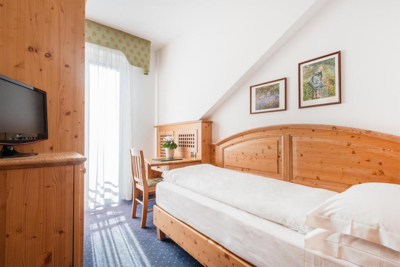Einzelzimmer mit Balkon