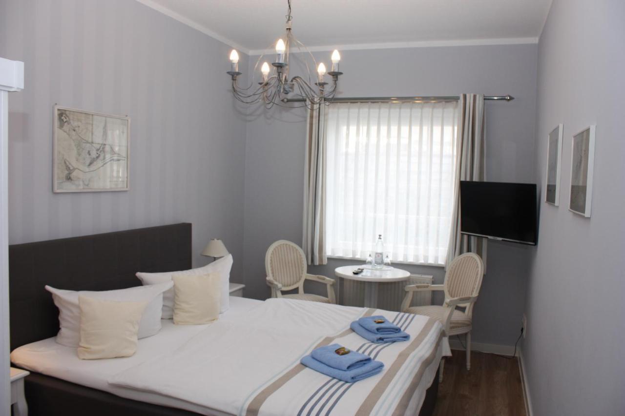 Zimmer mit Kingsize-Bett