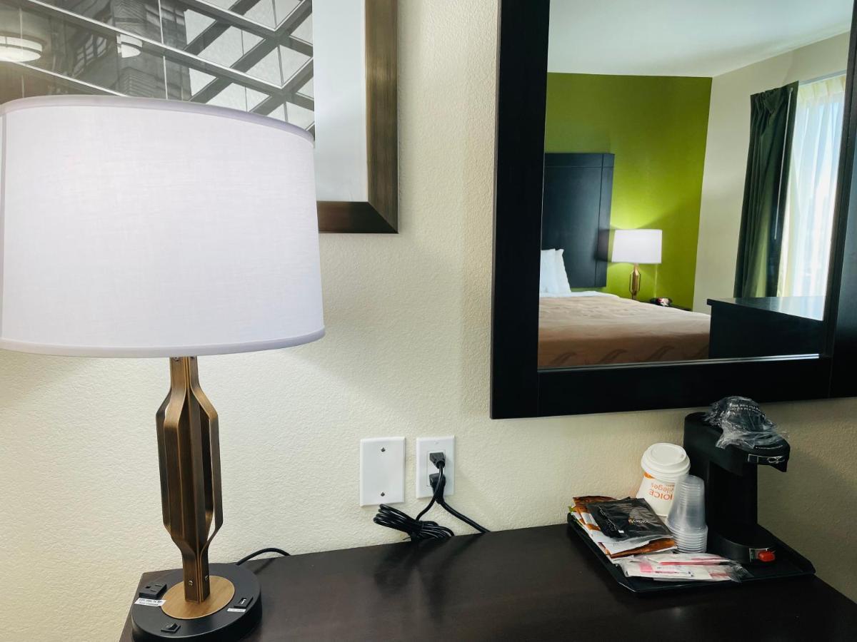 Queen Room - Accessible/Nonsmoking