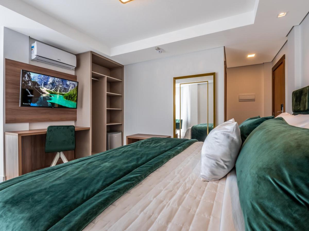 Deluxe King Suite,1163510004:JPEG
