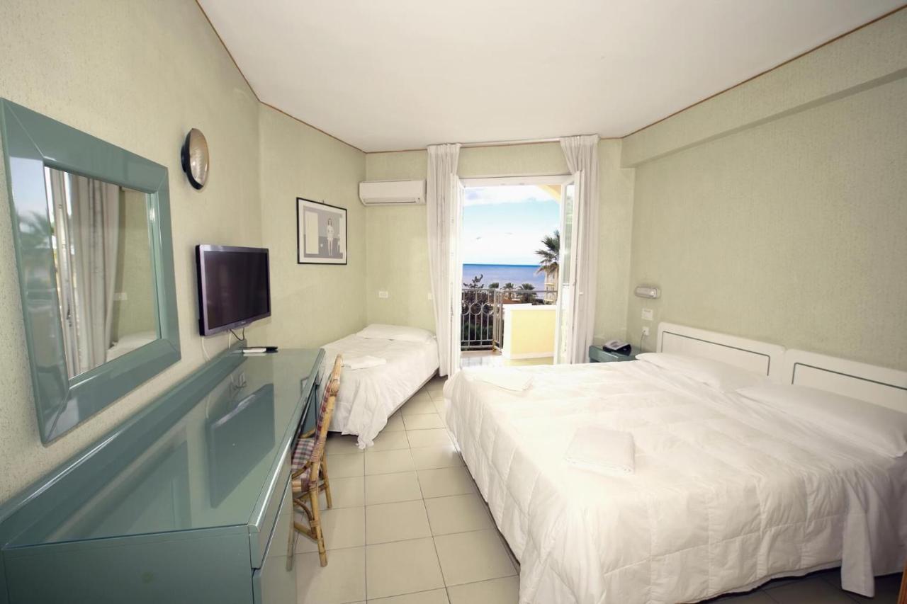 Classic Triple Room,1165569621:JPEG