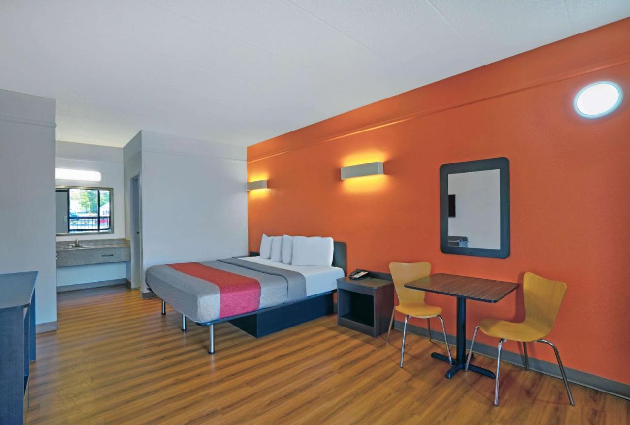King Room - Non-Smoking