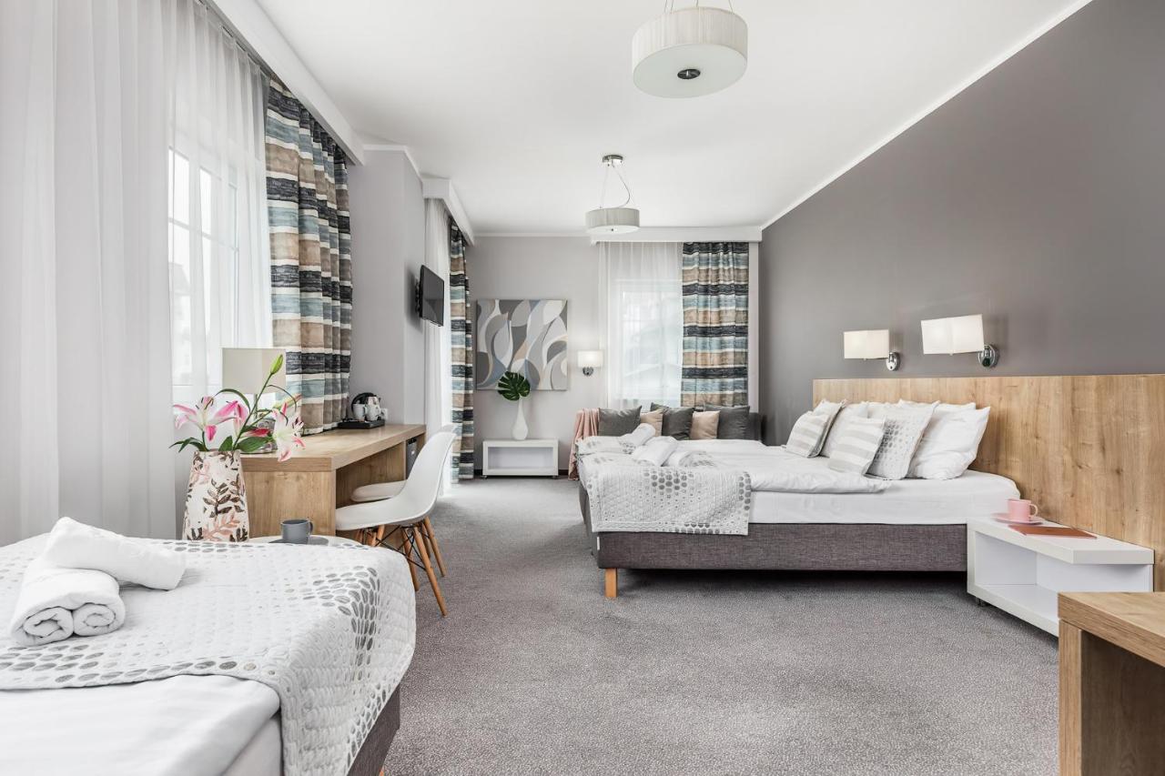 Vierbettzimmer mit Balkon