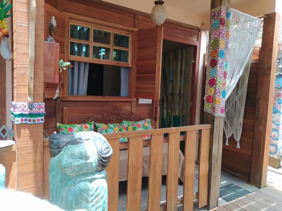 Quarto Triplo com Banheiro Privativo