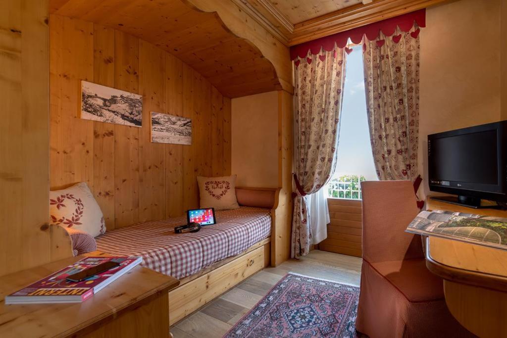 Single Room,1169250880:JPEG