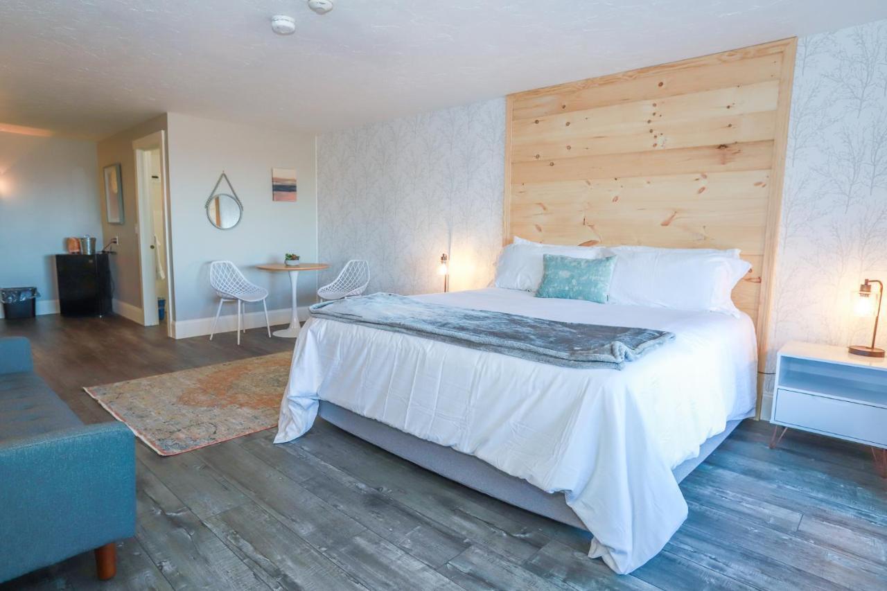 King Room with Balcony