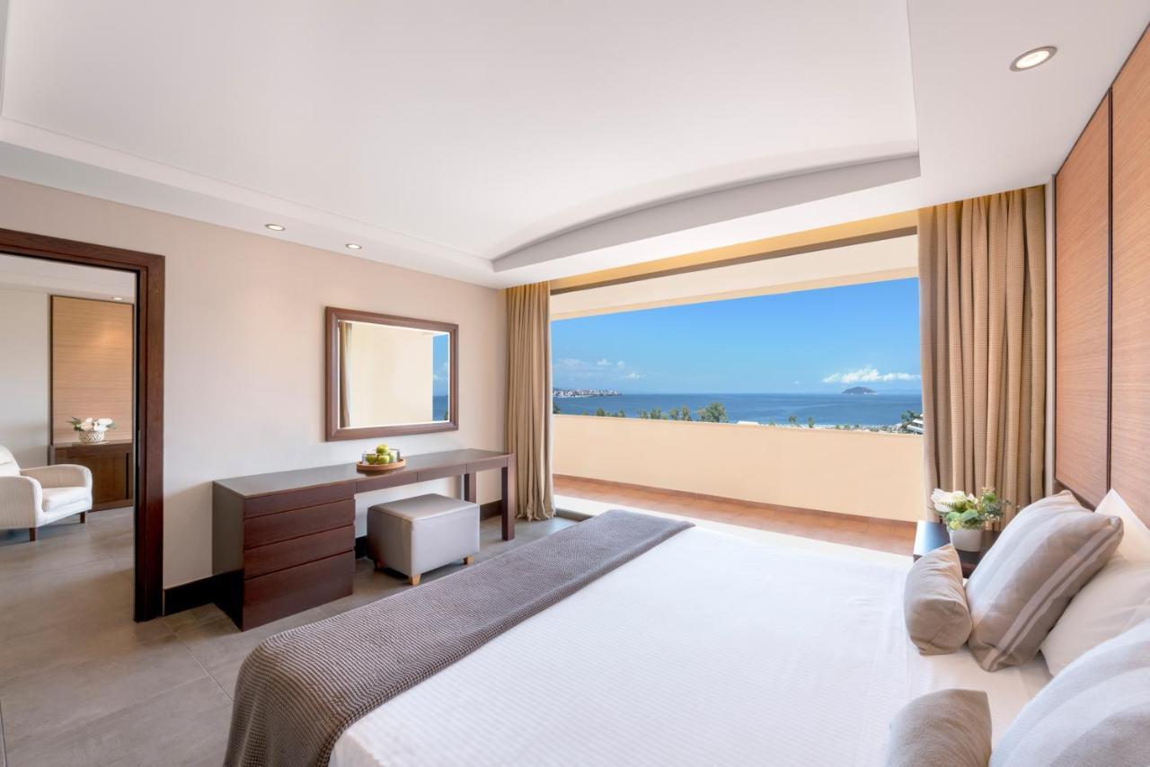 Suite mit Blick auf das Meer oder den Yachthafen