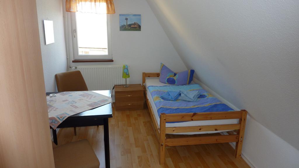 Single Room,117424780:JPEG